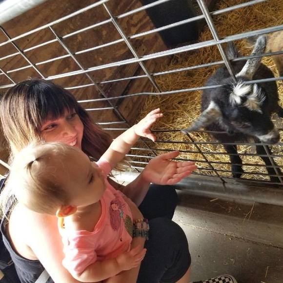 Meet your Posher, Amanda - Picture 1 of 1